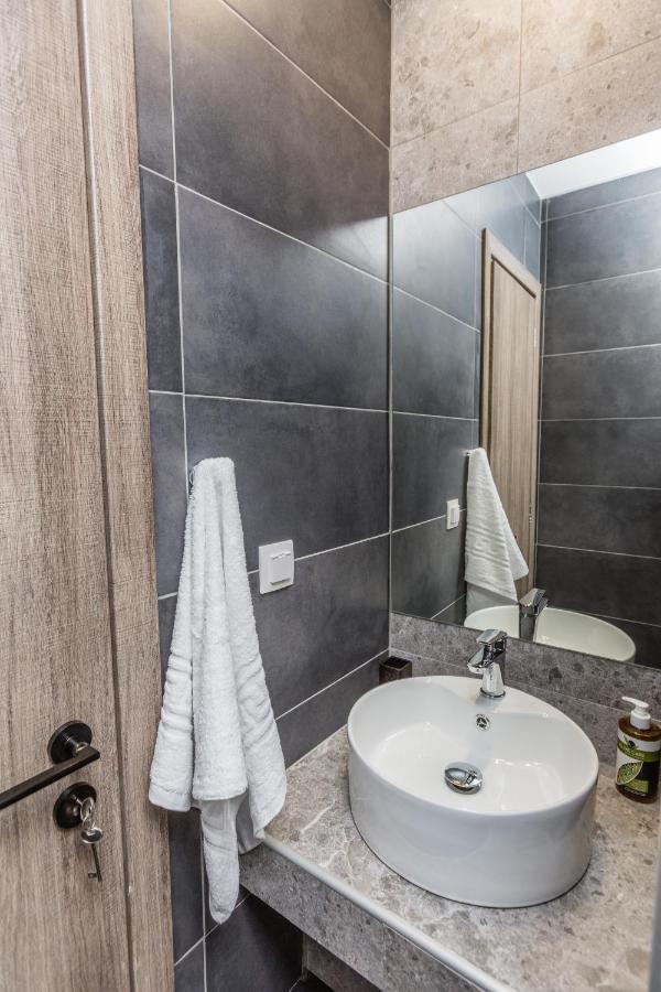 Raise Athens Metro Apartments Ngoại thất bức ảnh