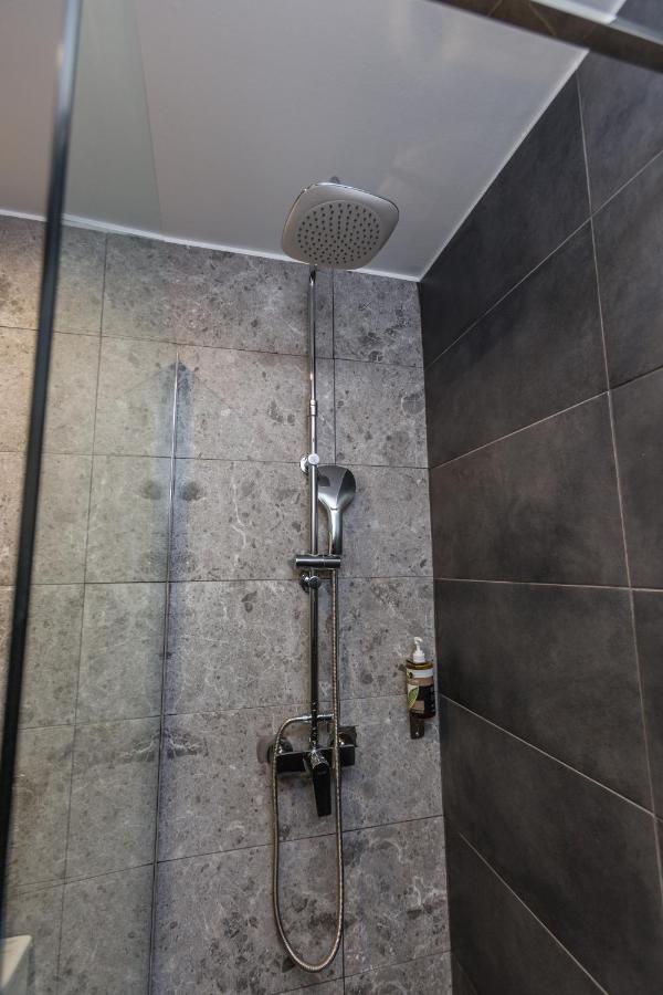 Raise Athens Metro Apartments Ngoại thất bức ảnh